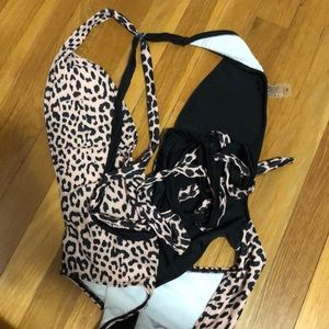 Brand New with Tags! Romwe Suit